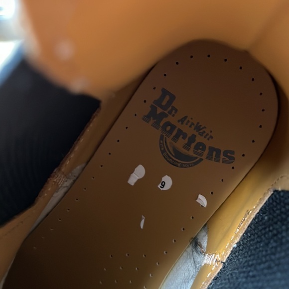 DR MARTENS 2976 YELLOW STITCH SMOOTH LEATHER CHELSEA BOOTS WHITE SIZE 7 US - Picture 9 of 11